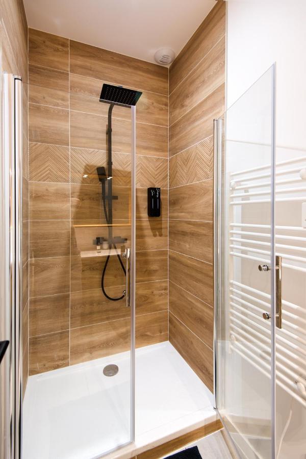 Magnifique T3 Totalement Renove, Hypercentre Rochefort, Arrivee Autonome ! Экстерьер фото